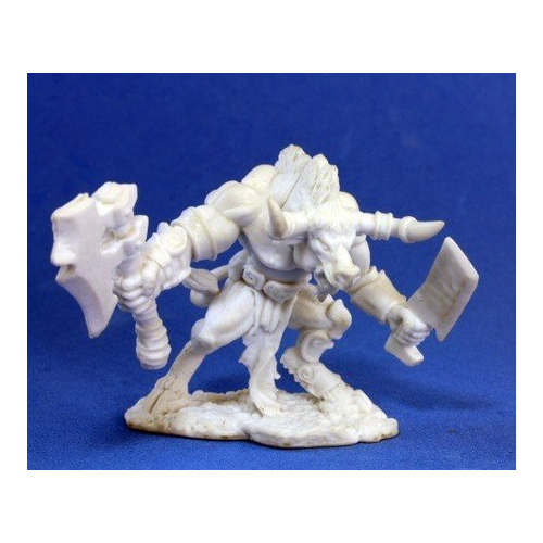 Dungeons & Dragons: Reaper Monster :Reaper Bones Minotaur of the Maze - Unpainted Plastic : Miniature