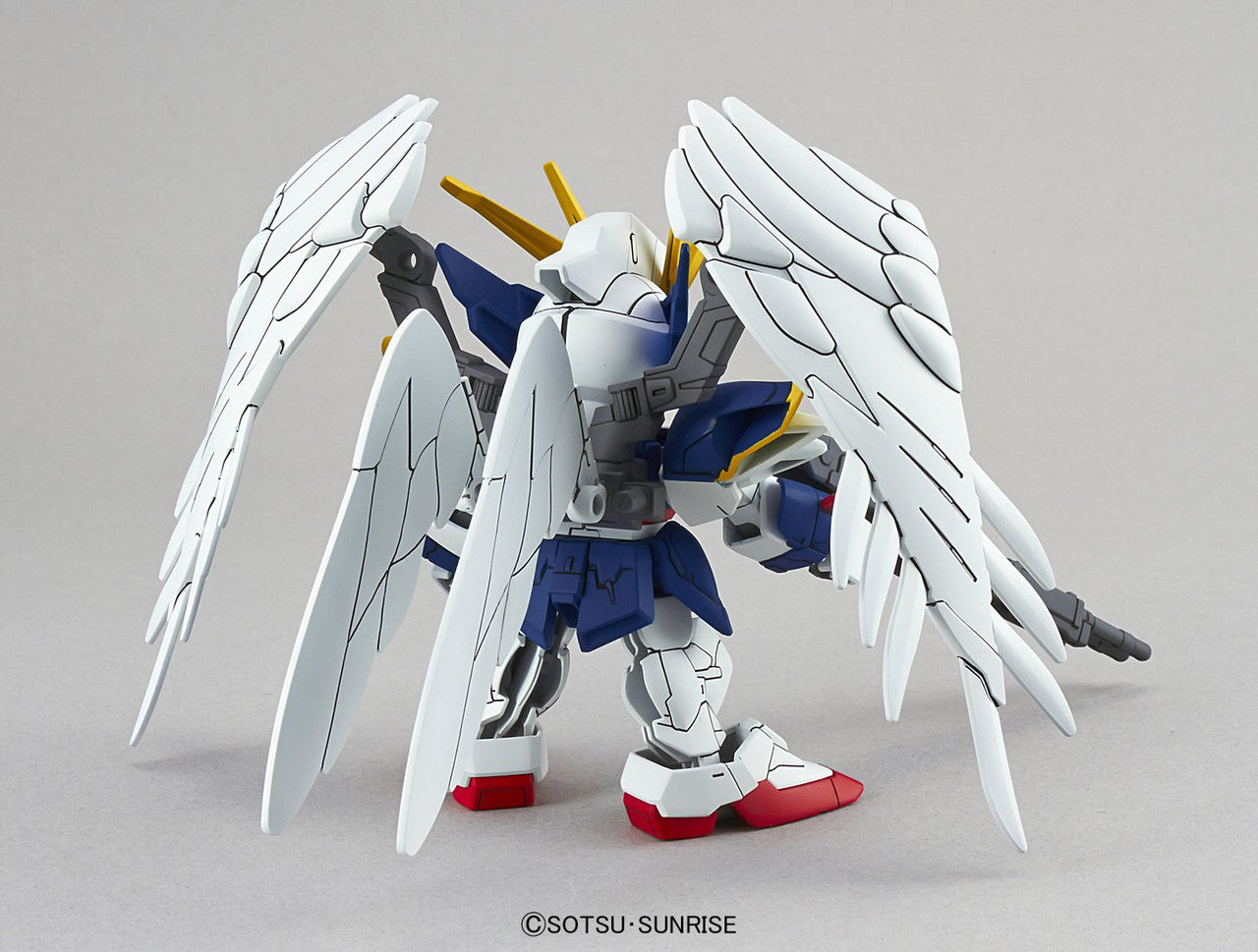 Bandai Hobby SD EX-Standard Wing Gundam Zero Version EW Action Figure, Multi, 8 (BAN202754)