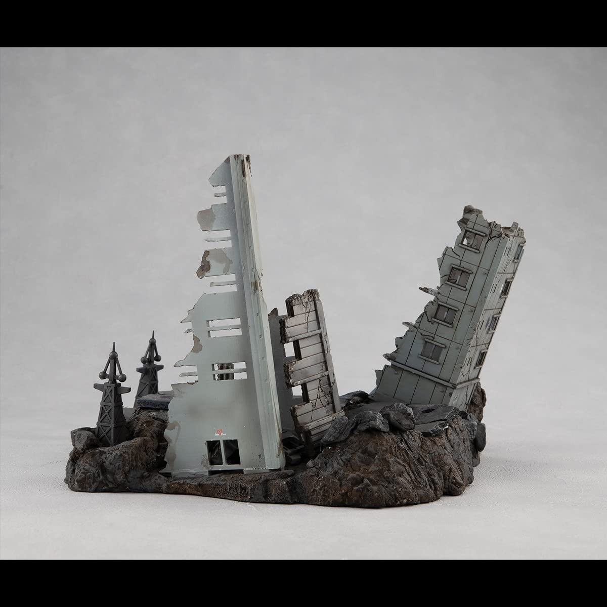 MegaHouse -G Structure Ruins at New yark (for 1/144 HG Models) [Gundam], Megahouse Realistic Model Series