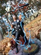 DIAMOND SELECT TOYS Marvel Gallery: Avengers Infinity War Movie Thor PVC Diorama Figure, Standard, Black