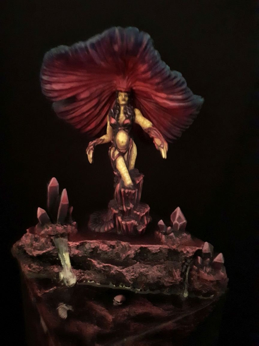 Dungeons & Dragons: Reaper Monster :Fungal Queen Bones Black Unpainted Plastic Mini Figure Reaper s: Miniature