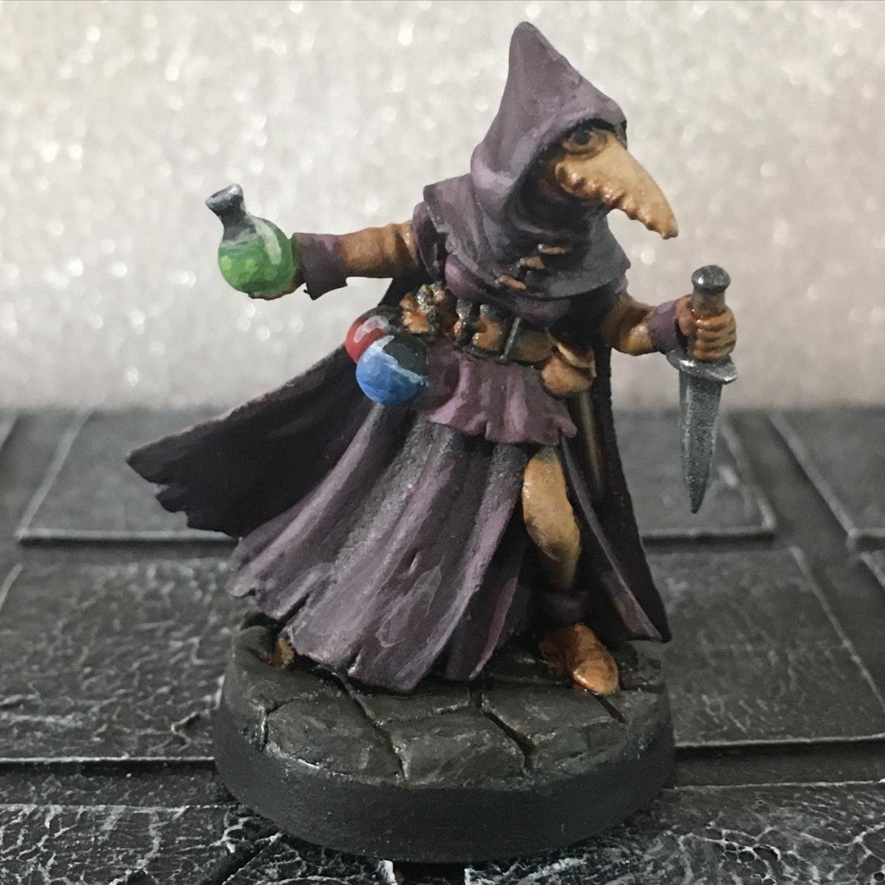 Dungeons & Dragons: Reaper Monster :Reaper 07017 Dungeon Dwellers Sister Hazel Plague Doctor Unpainted Metal : Miniature