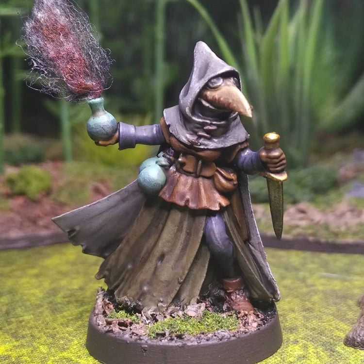 Dungeons & Dragons: Reaper Monster :Reaper 07017 Dungeon Dwellers Sister Hazel Plague Doctor Unpainted Metal : Miniature