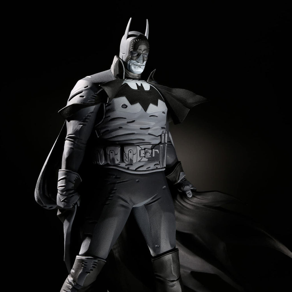 McFarlane Toys Batman Black & White: Batman by Mike Mignola (Gotham by Gaslight) 1:10 Resin Statue