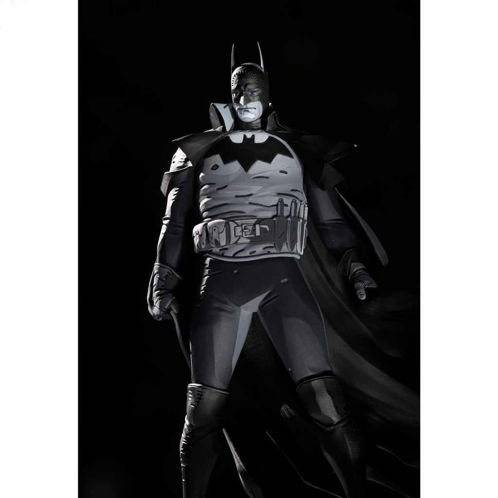 McFarlane Toys Batman Black & White: Batman by Mike Mignola (Gotham by Gaslight) 1:10 Resin Statue