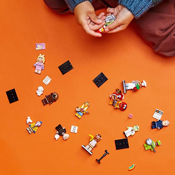 LEGO Minifigures The Muppets Limited Edition Collectible 71033 Toys for Role-Playing or a Figurine Collection A Creative Addition to Any Set for Kids Ages 5 and up (1 of 12 to Collect) (Single Pack)