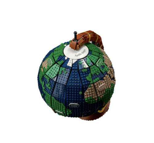 LEGO The Globe V39 Customizable Vintage Brick-built Earth Globe