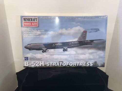 Minicraft B-52H Stratofortress Model Building Kit, 1/144 Scale