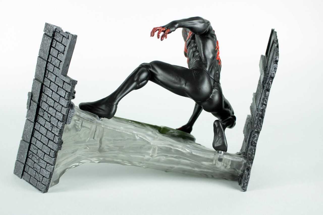 MARVEL GALLERY MILES MORALES PVC STATUE