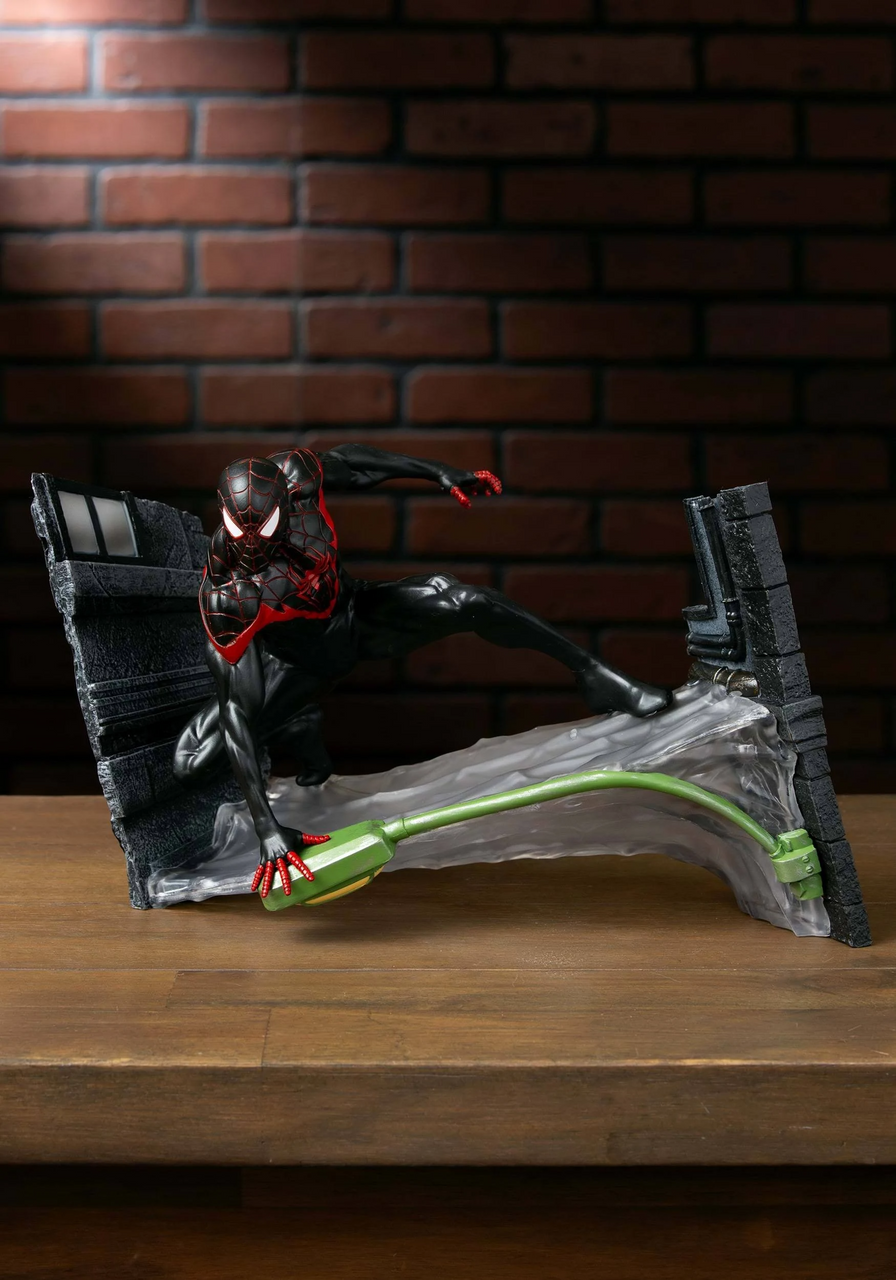MARVEL GALLERY MILES MORALES PVC STATUE
