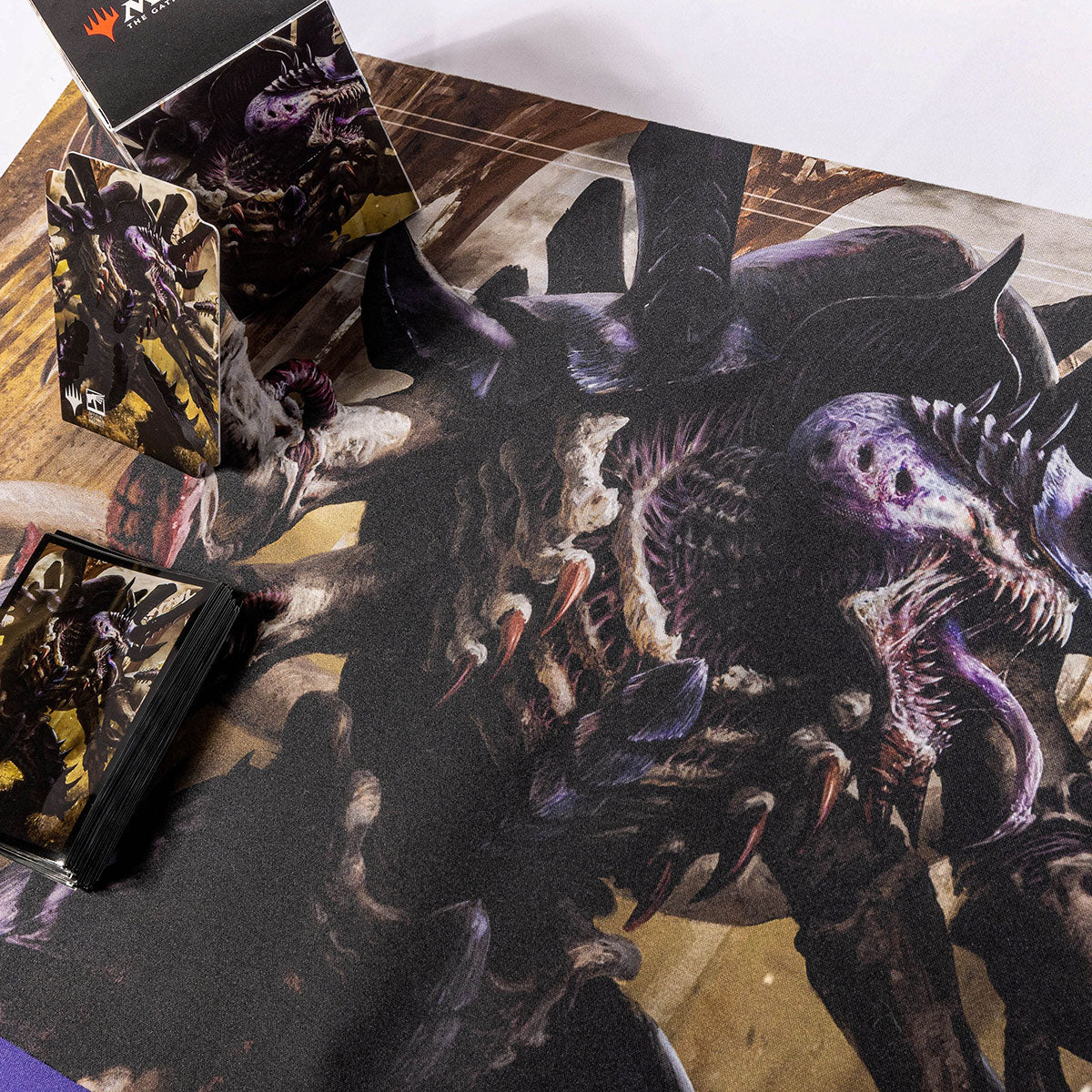 Ultra PRO - Magic The Gathering Warhammer 40k 100+ Card Deck Box The Swarmlord - Protect and Store your Collectible Gaming Cards Trading Cards or Sports Cards in A Self Locking Deck Box ULPDBM19443