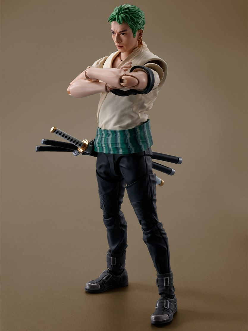 TAMASHII NATIONS A Netflix Series One Piece Roronoa Zoro Bandai Spirits S.H.Figuarts Action Figure BAS65768