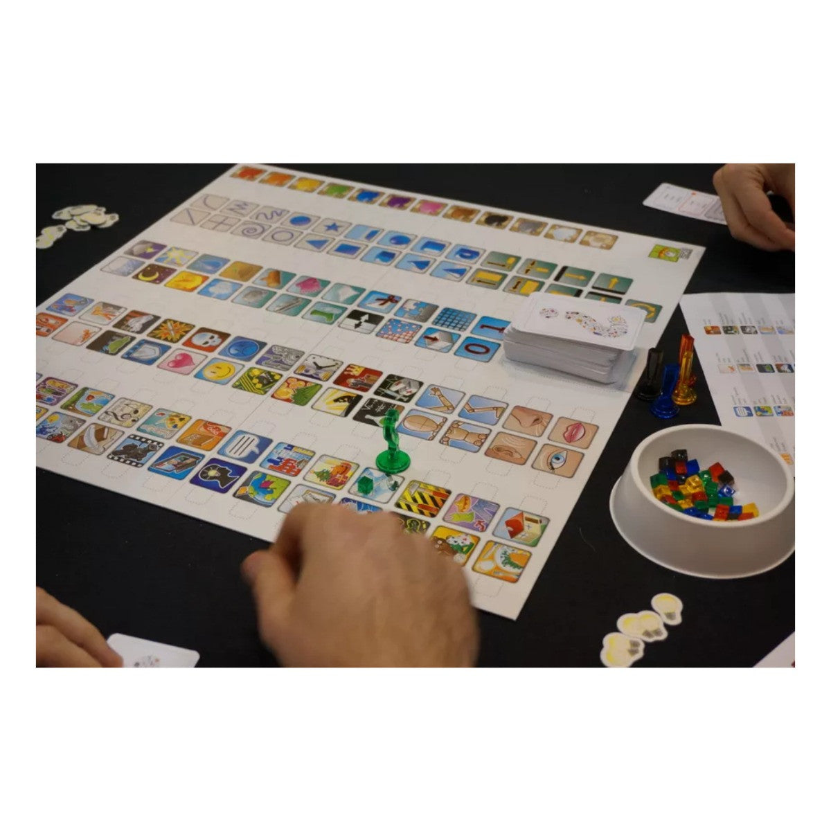 Asmodee Concept Party Game Award-Winning Board Game Adults and Kids Ages 10+ for 4-12 Players Average Playtime 40 Minutes ASM-CONC01