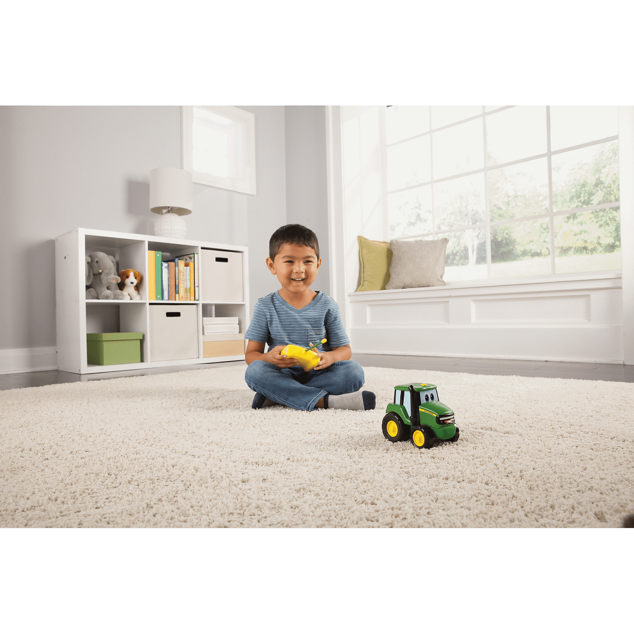 Tomy John Deere Remote Control Johnny Tractor Toy, Green TM-42946A3