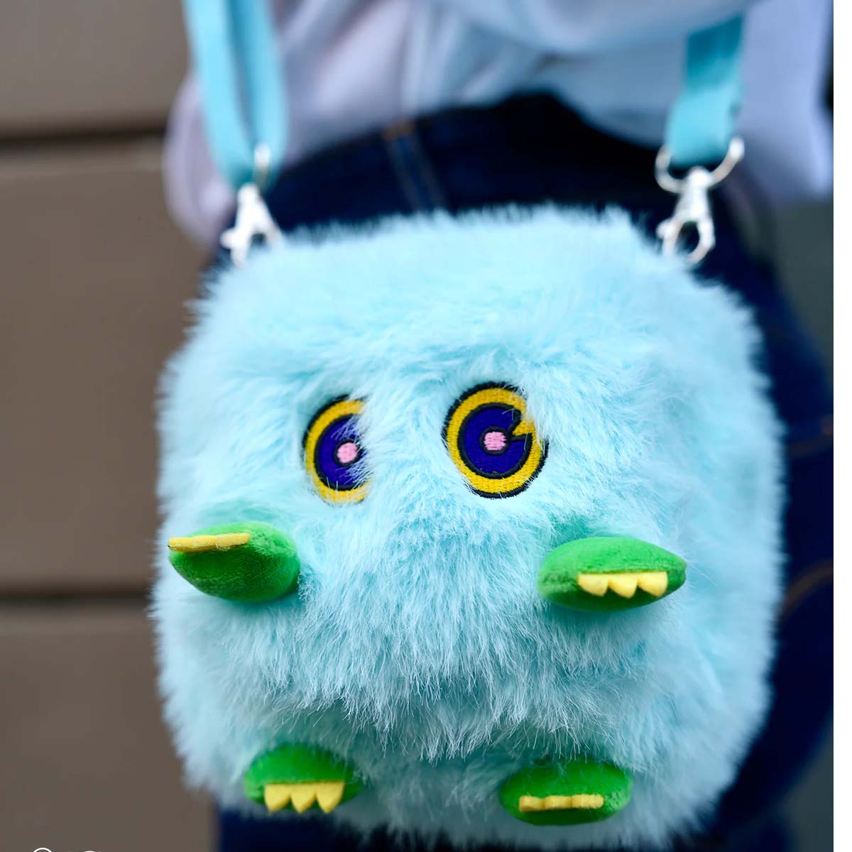 Gatherer's Tavern Yu-Gi-Oh Arty Kuribeh Sling Bag Plush Deck Box YGOFBATS25KBEH