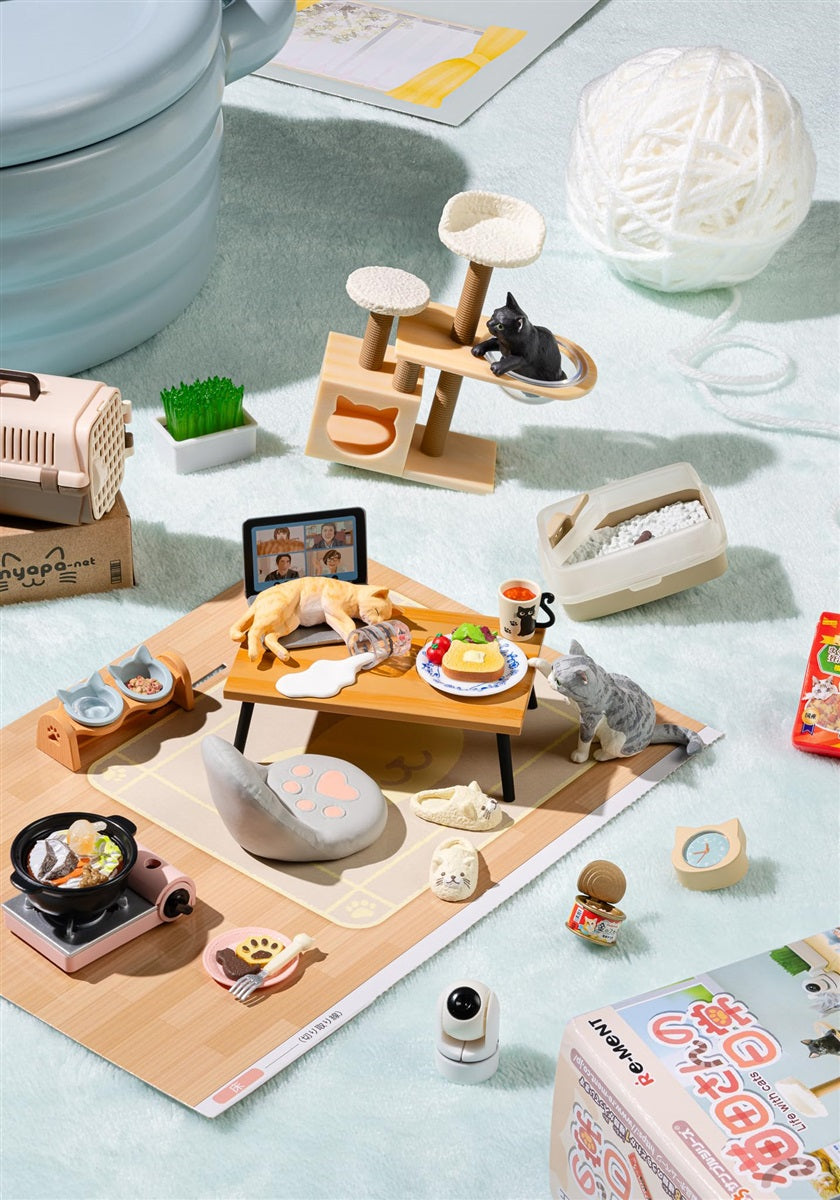 Re-Ment- Life with Cats Blind Box- Includes 1 of 8 Collectible Mini Figurines - Fun and Versatile Decoration - Single Pack