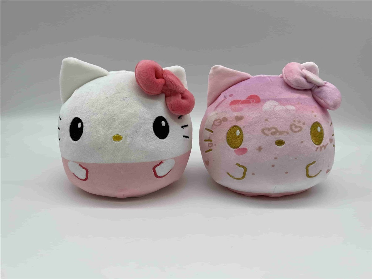 Plushiverse Reversible Plushie 4In - Hello Kitty 50Th Anniversary Pink